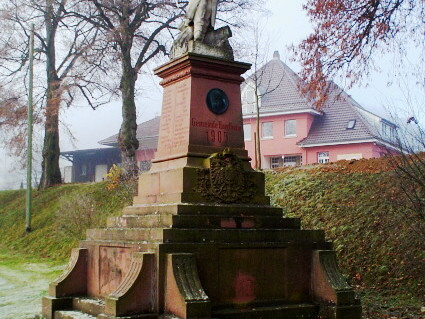 kriegerdenkmal-bretzinger-strasse2